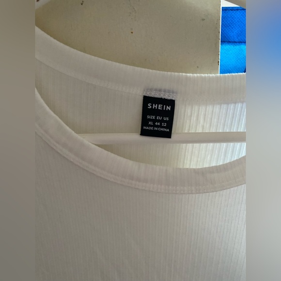 Shein long top, could be used as a casual dress - Picture 2 of 2